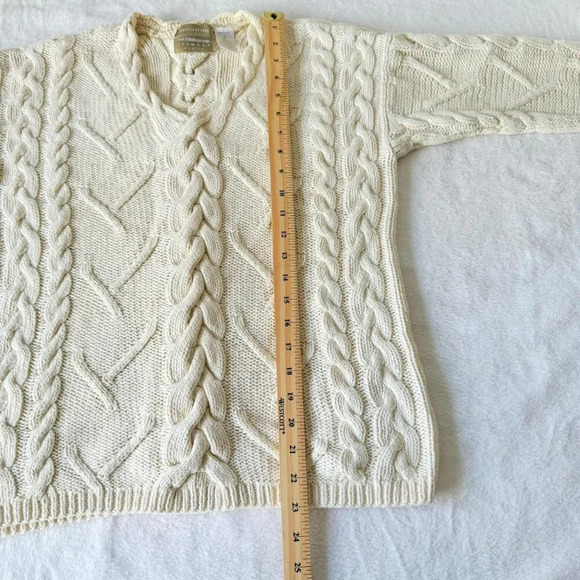 Vintage Cream  and white cable knit cardigan sweater - Picture 7 of 7